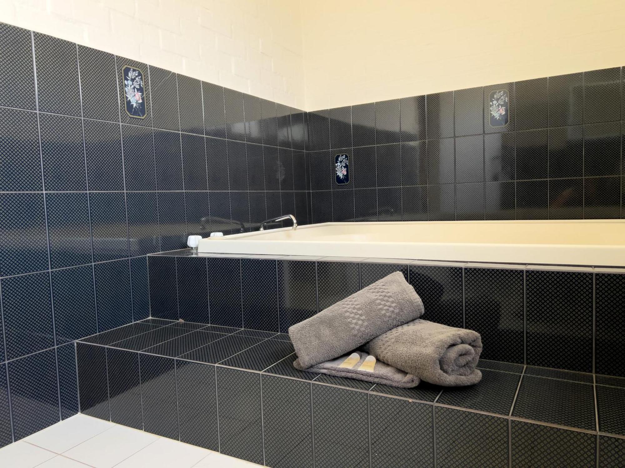 דניליקווין Settlement Motor Inn מראה חיצוני תמונה