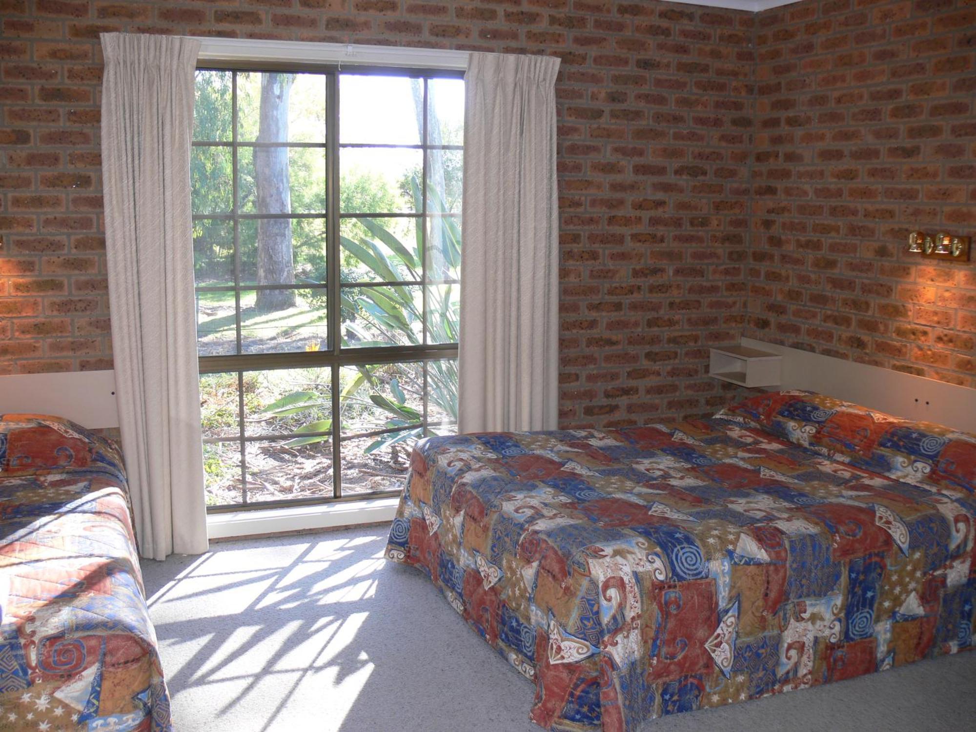 דניליקווין Settlement Motor Inn מראה חיצוני תמונה